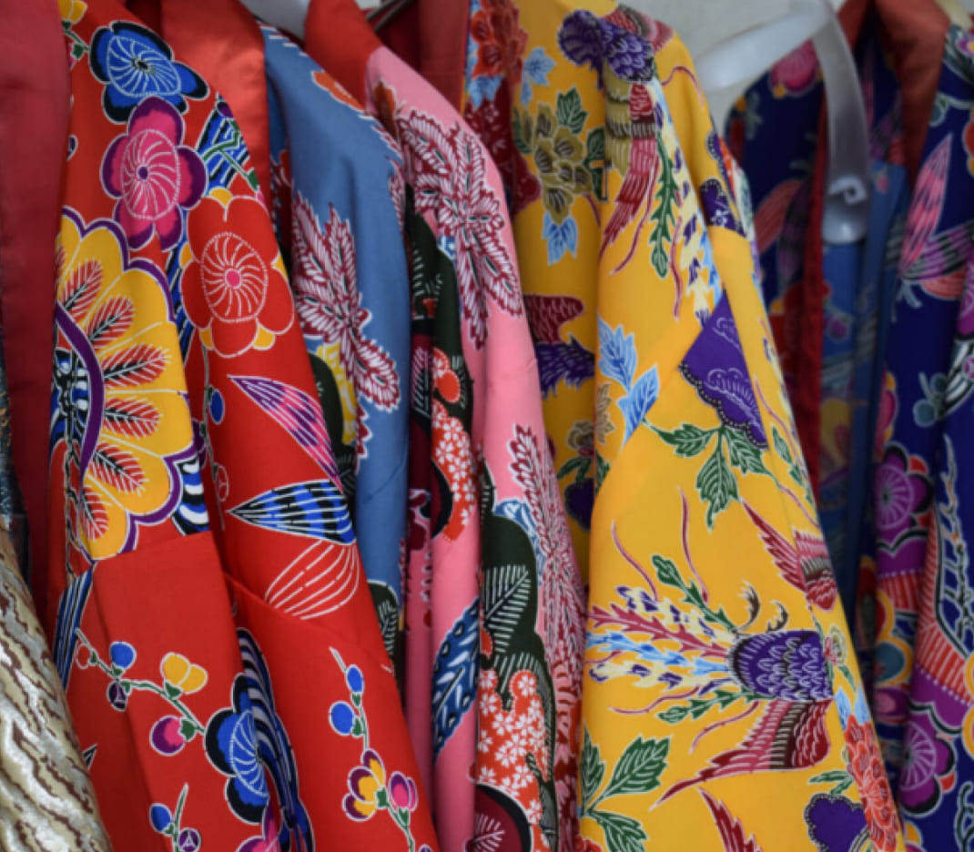 国境をまたいで活動する各分野のスペシャリストが、豊富な実務経験と体感情報を駆使してサポートします。3