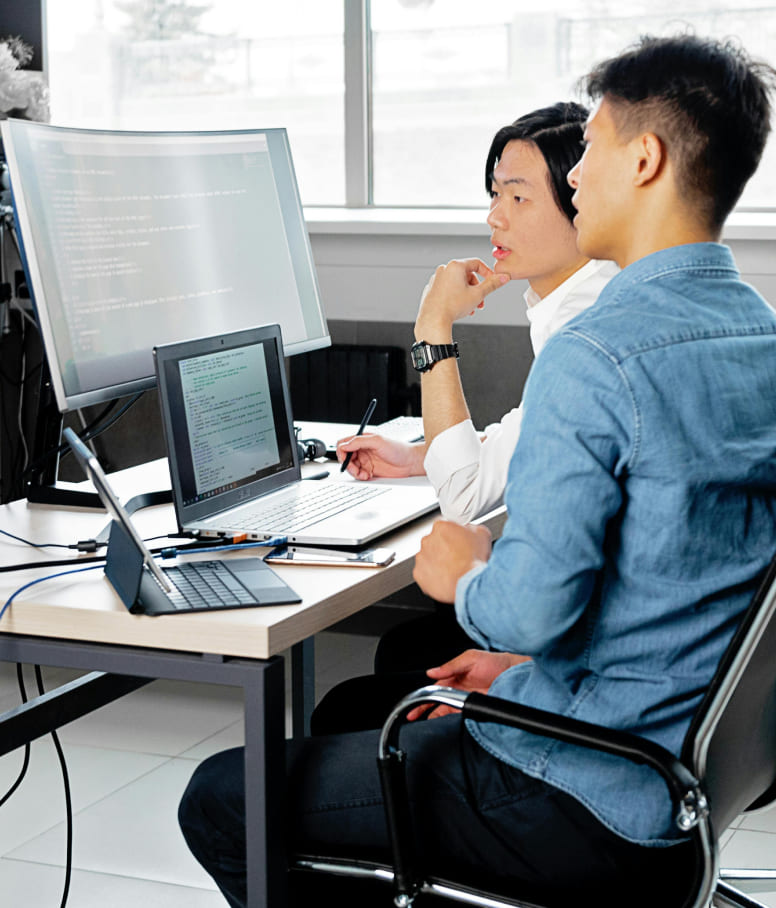 国境をまたいで活動する各分野のスペシャリストが、豊富な実務経験と体感情報を駆使してサポートします。4